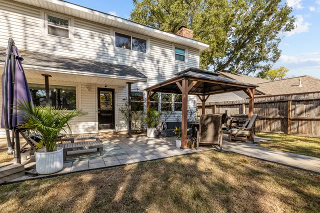 $2,950 | 326 Bayou View Drive, El Lago, TX 77586