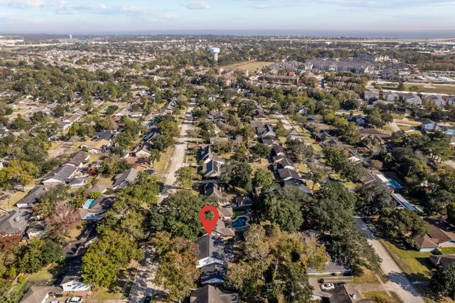 $2,950 | 326 Bayou View Drive, El Lago, TX 77586