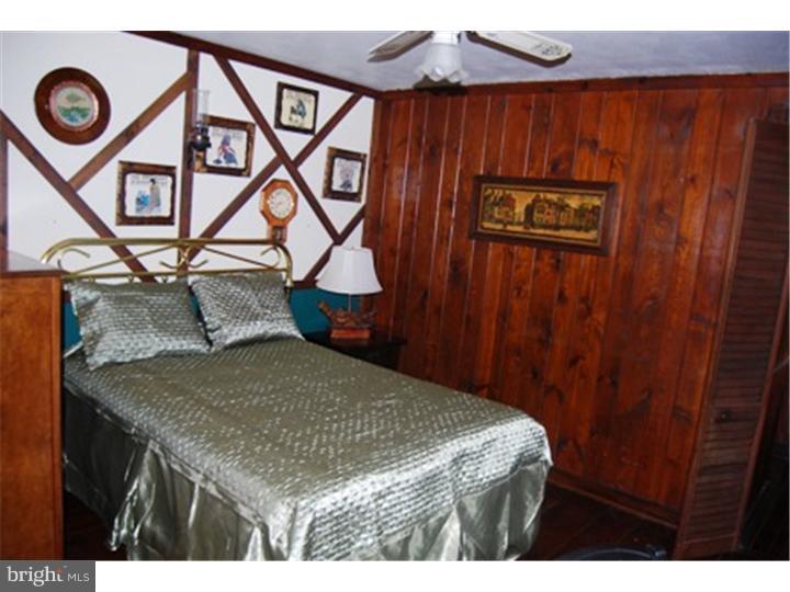 685 Jacksonville Road Warminster, PA 18974 - Photo 9 of 22 Bedroom 3