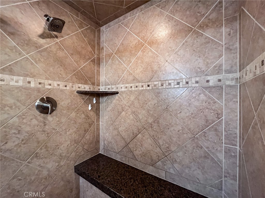 218 7th Street Orland, CA 95963 - Photo 16 of 38 Spacious tiled shower with bench - primary