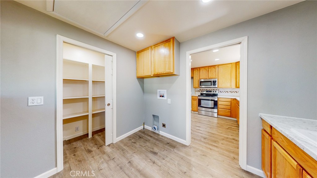218 7th Street Orland, CA 95963 - Photo 9 of 38 Walk-in Pantry & Laundry