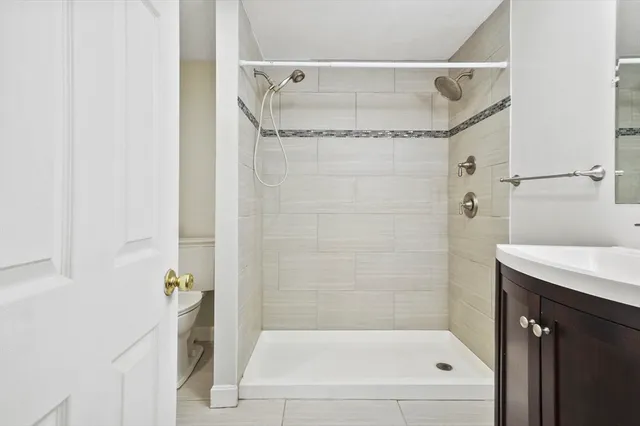 a bathroom with a bath tub