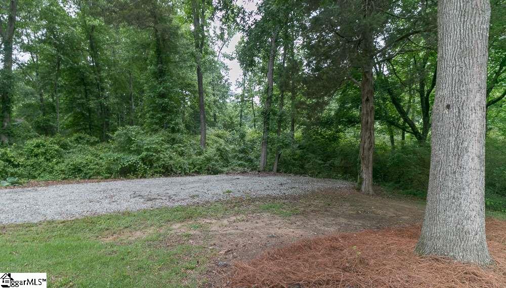 911 Calvert Avenue Clinton, SC 29325 - Photo 6 of 36 Gallery Image 6