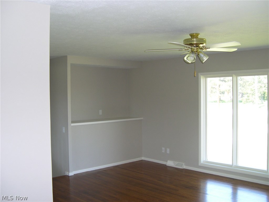 36160 Bainbridge Road Solon, OH 44139 - Photo 5 of 15 Gallery Image 5