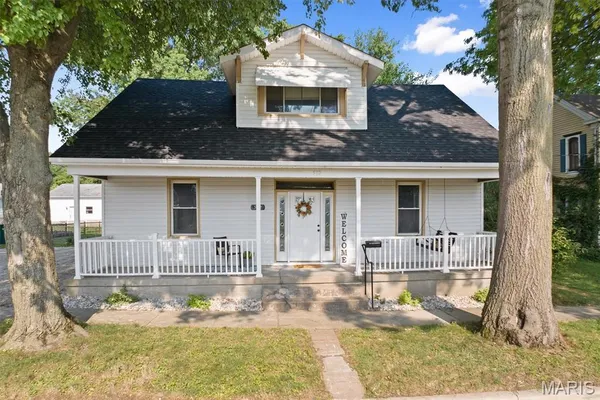 $229,000 | 512 South Herman Street, Lebanon, IL 62254