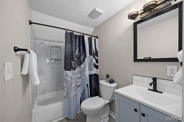 $239,000 | 512 South Herman Street, Lebanon, IL 62254