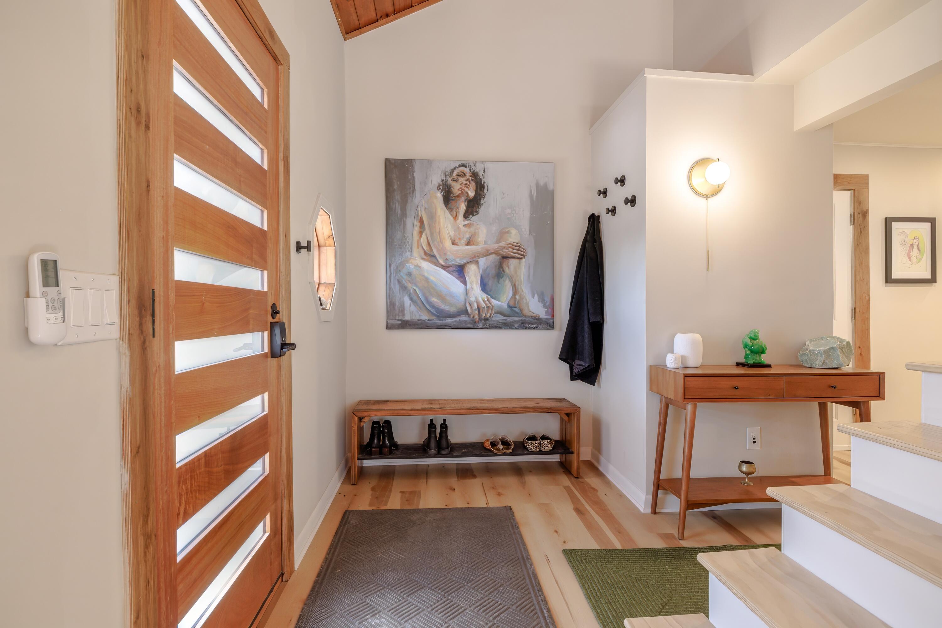 5 Cedar Hill Road Bernard, ME 04612 - Photo 11 of 65 Entryway