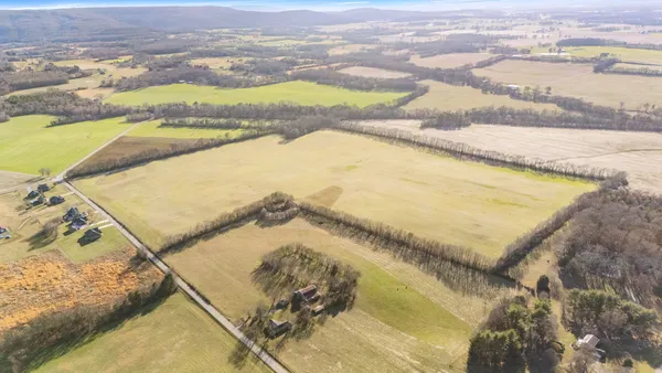 1584 Liberty Road, Winchester, TN 37398