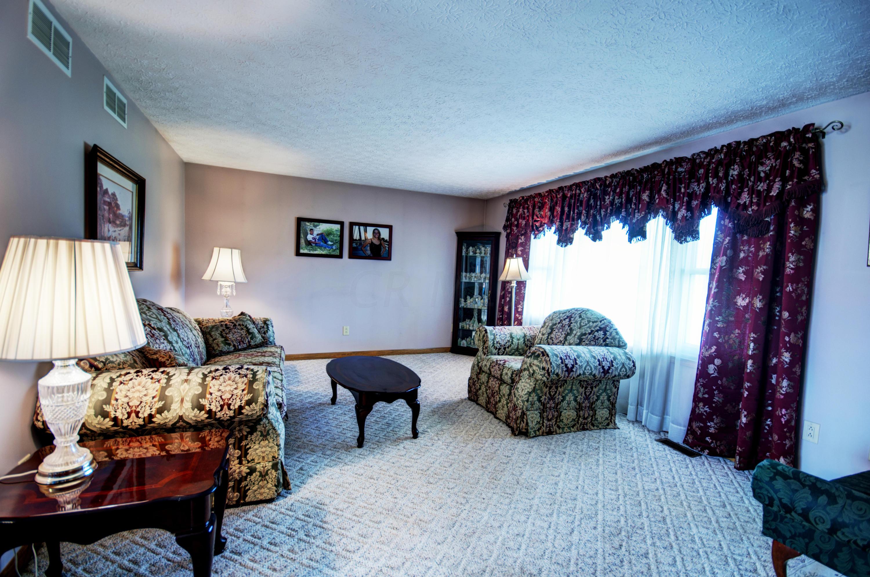 1815 Zuber Road Grove City, OH 43123 - Photo 9 of 21 Gallery Image 9