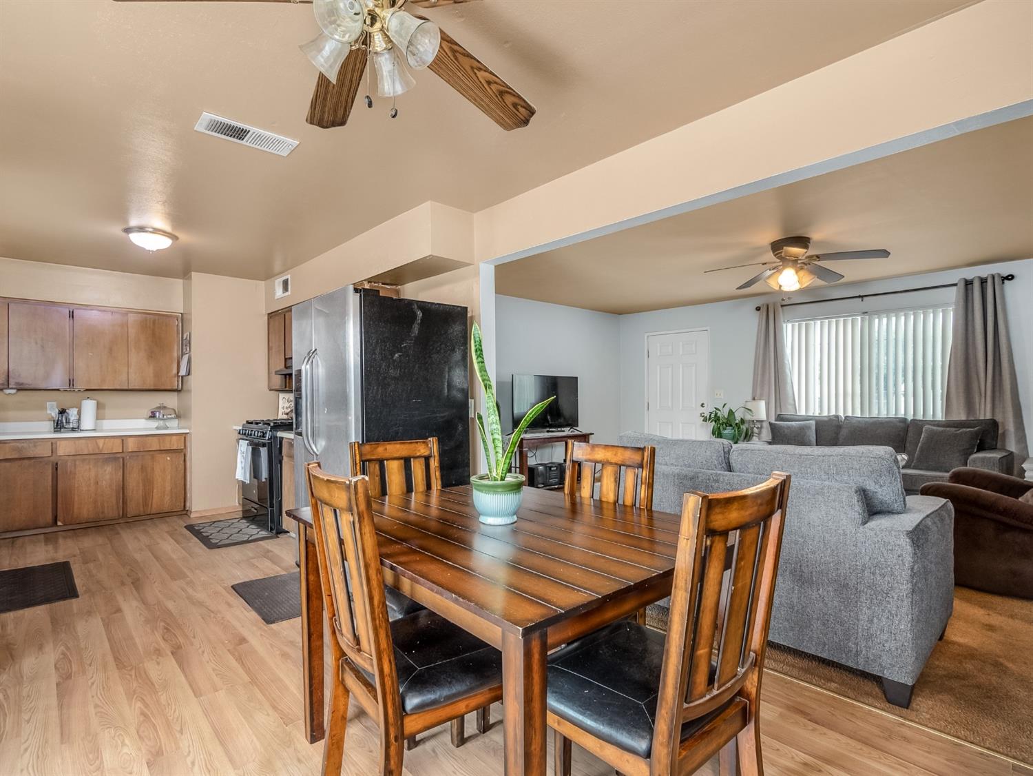 179 Peck Colony Road Reedley, CA 93654 - Photo 8 of 20 Gallery Image 8