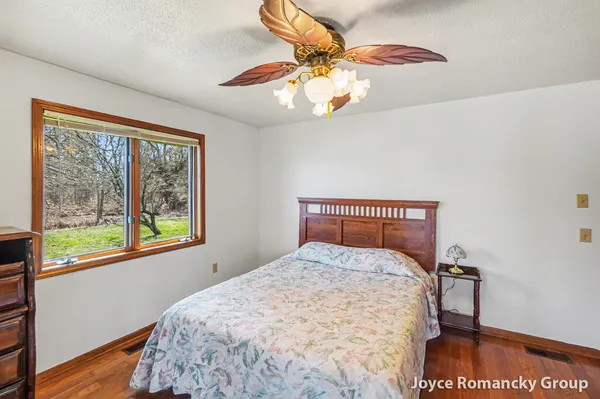 $600,000 | 11235 West Broomfield Road, Remus, MI 49340