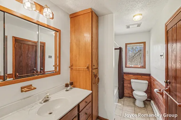 $600,000 | 11235 West Broomfield Road, Remus, MI 49340