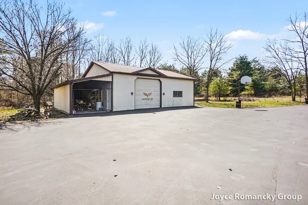 $600,000 | 11235 West Broomfield Road, Remus, MI 49340