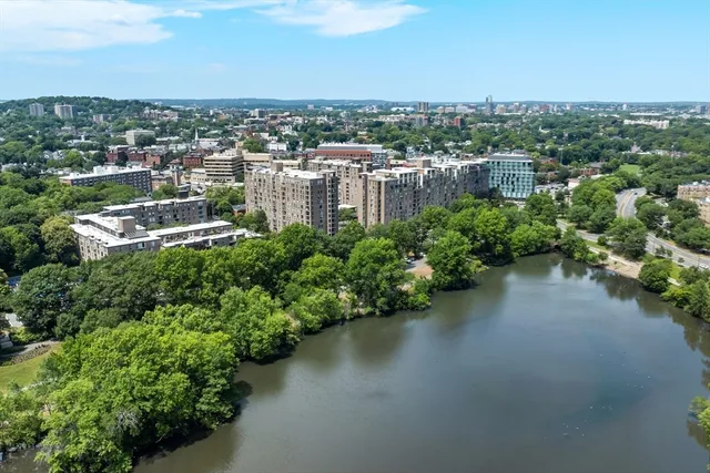 $2,650 | 33 Pond Avenue, Unit 1010, Brookline, MA 02445
