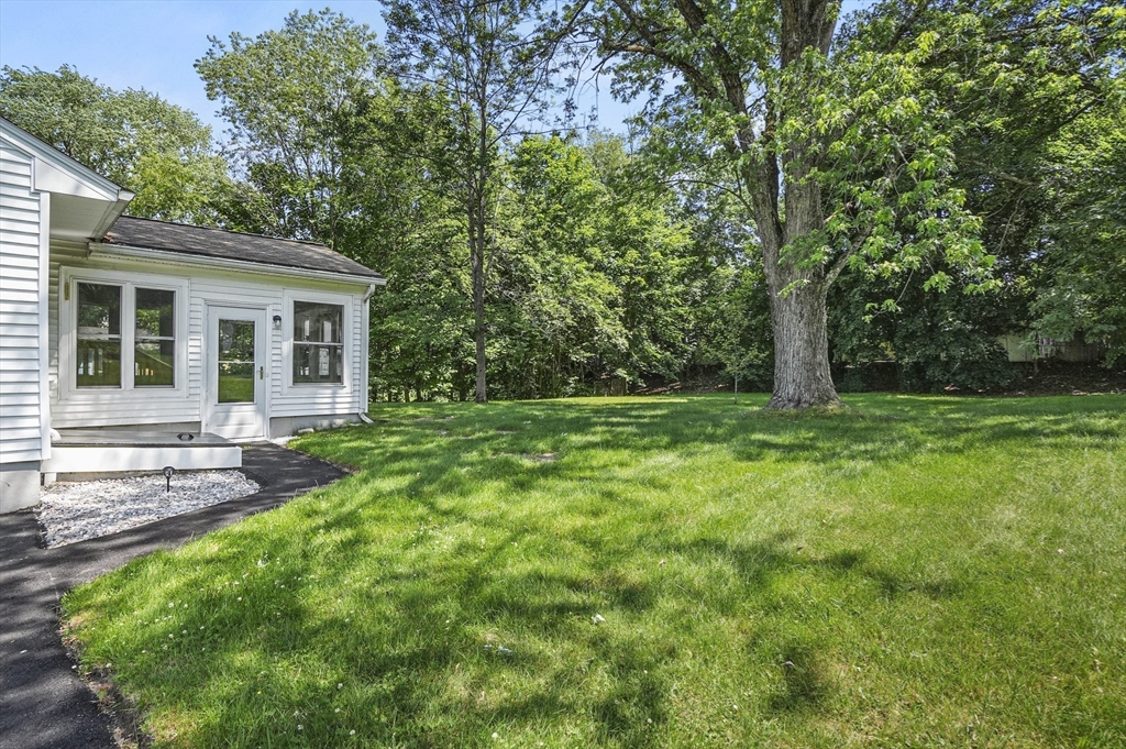 11 Robin Road Westborough, MA 01581 - Photo 24 of 27 Gallery Image 24