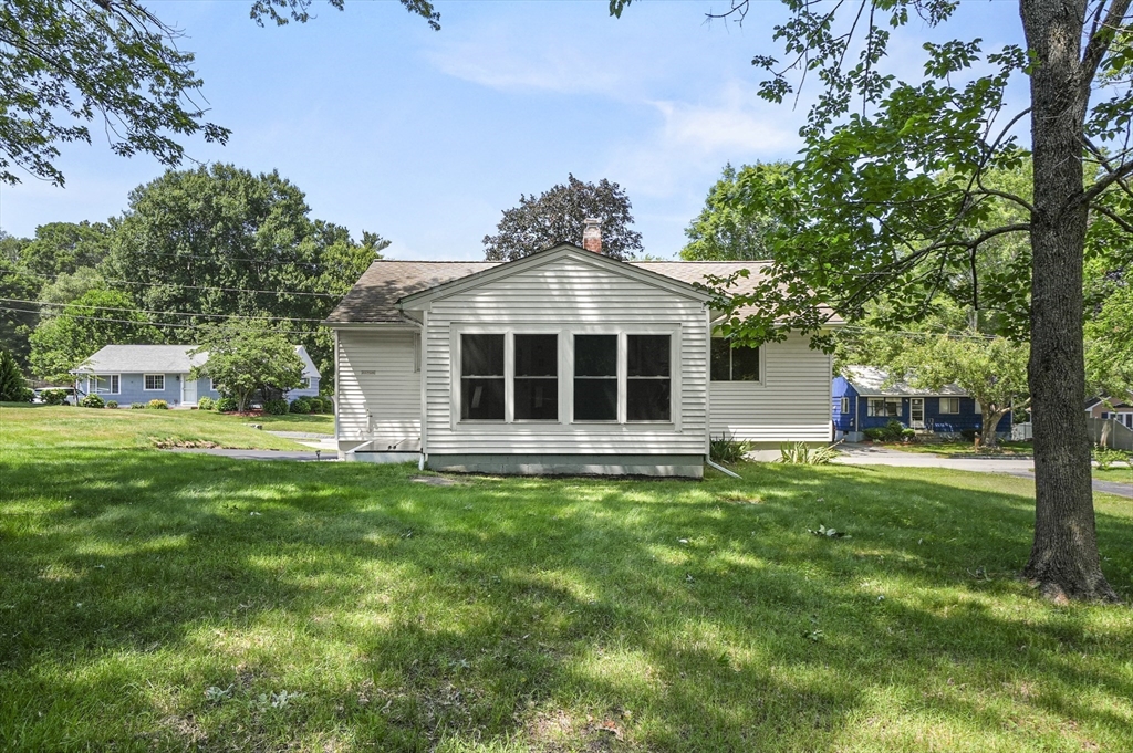 11 Robin Road Westborough, MA 01581 - Photo 26 of 27 Gallery Image 26