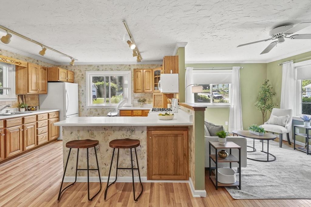 11 Robin Road Westborough, MA 01581 - Photo 9 of 27 Gallery Image 9