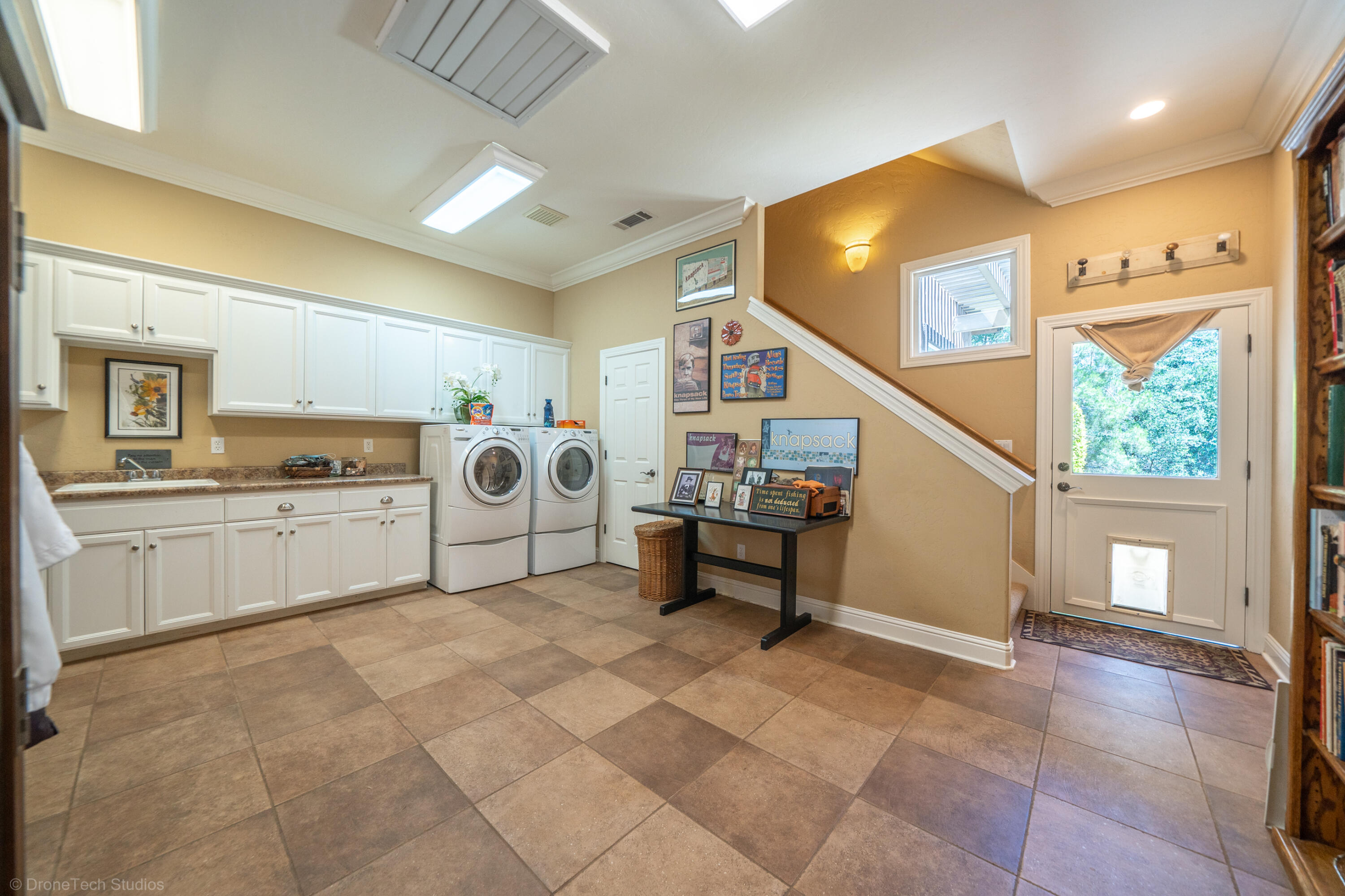 9109 Simmons Road Redding, CA 96001 - Photo 27 of 52 a view of kitchen with furniture and window
