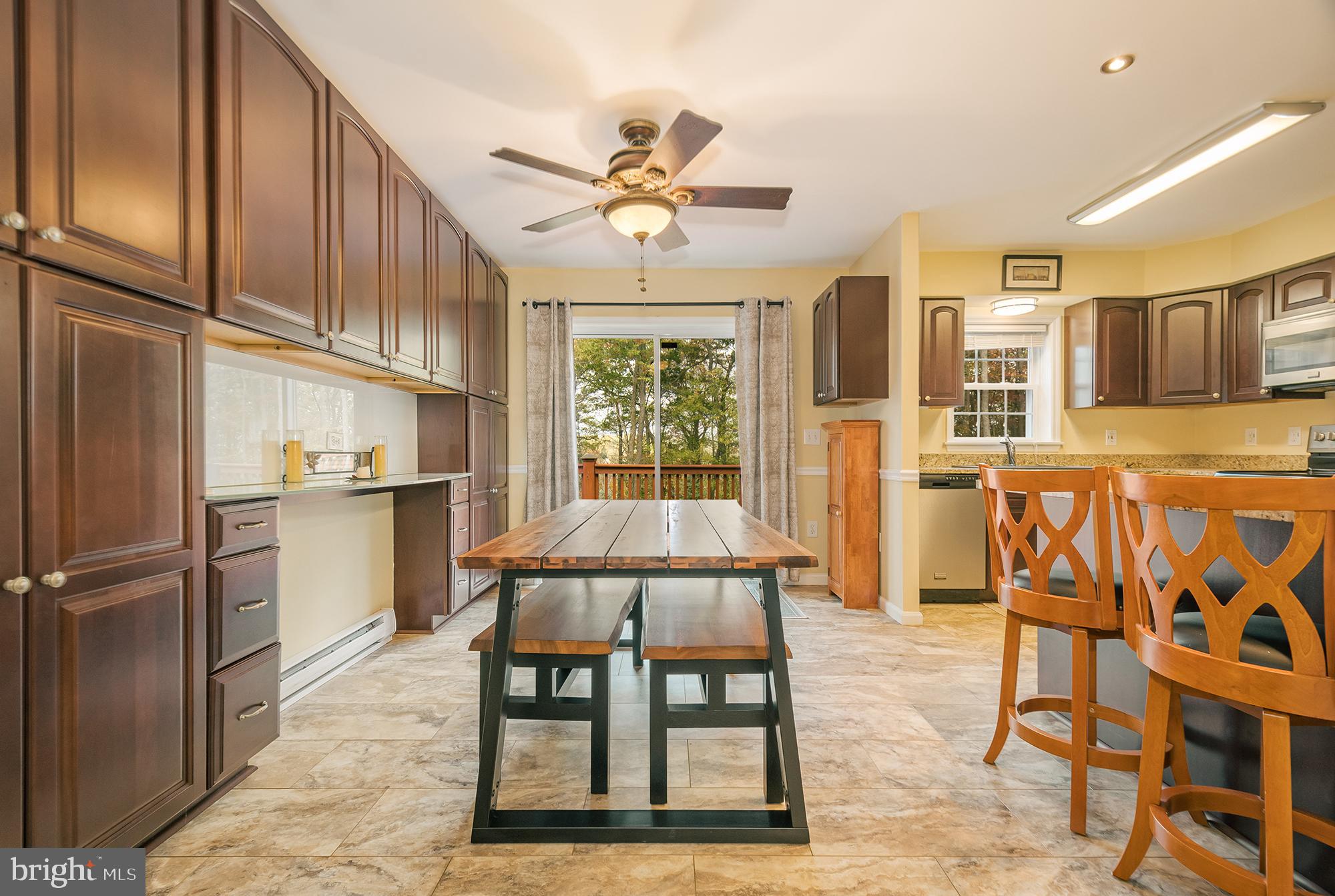 35 Tenderfoot Road Oakland, MD 21550 - Photo 10 of 51 Amazing Kitchen & Dining Open Area