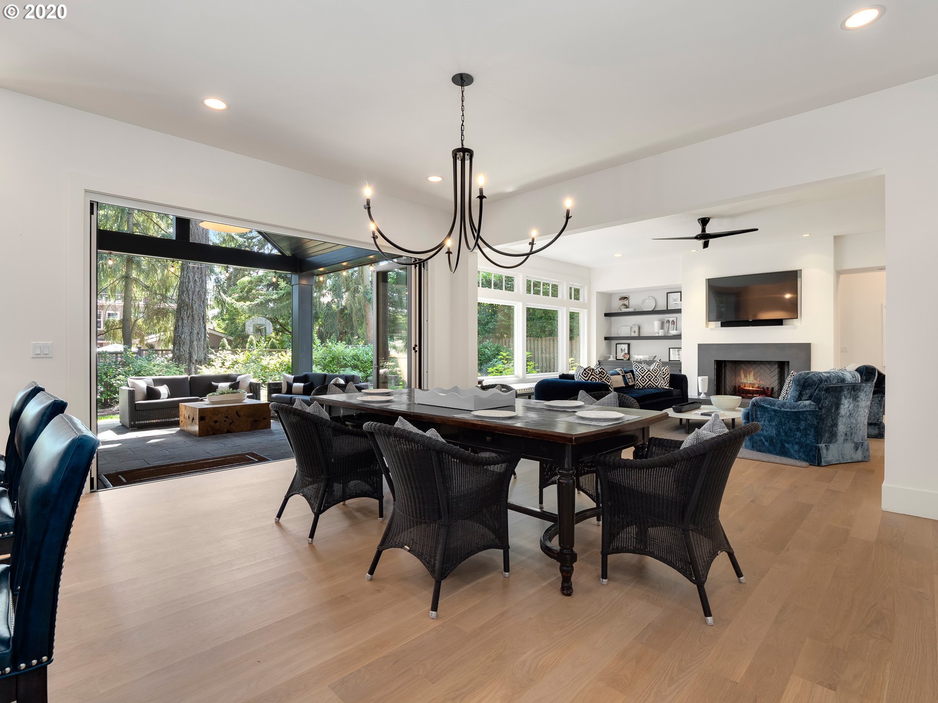 936 Evergreen Road Lake Oswego, OR 97034 - Photo 3 of 32 Gallery Image 3
