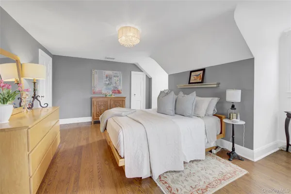 $745,000 | 39 Cynthia Court, Hempstead, NY 11550