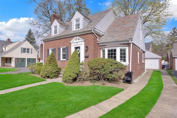 $745,000 | 39 Cynthia Court, Hempstead, NY 11550