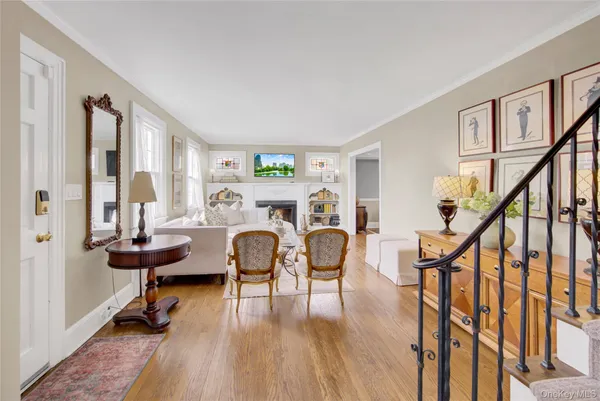 $745,000 | 39 Cynthia Court, Hempstead, NY 11550