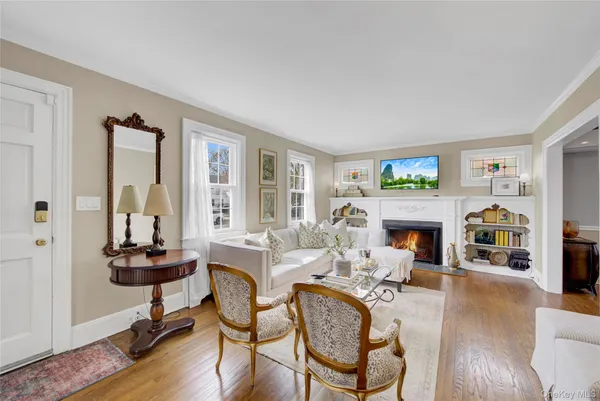 $745,000 | 39 Cynthia Court, Hempstead, NY 11550