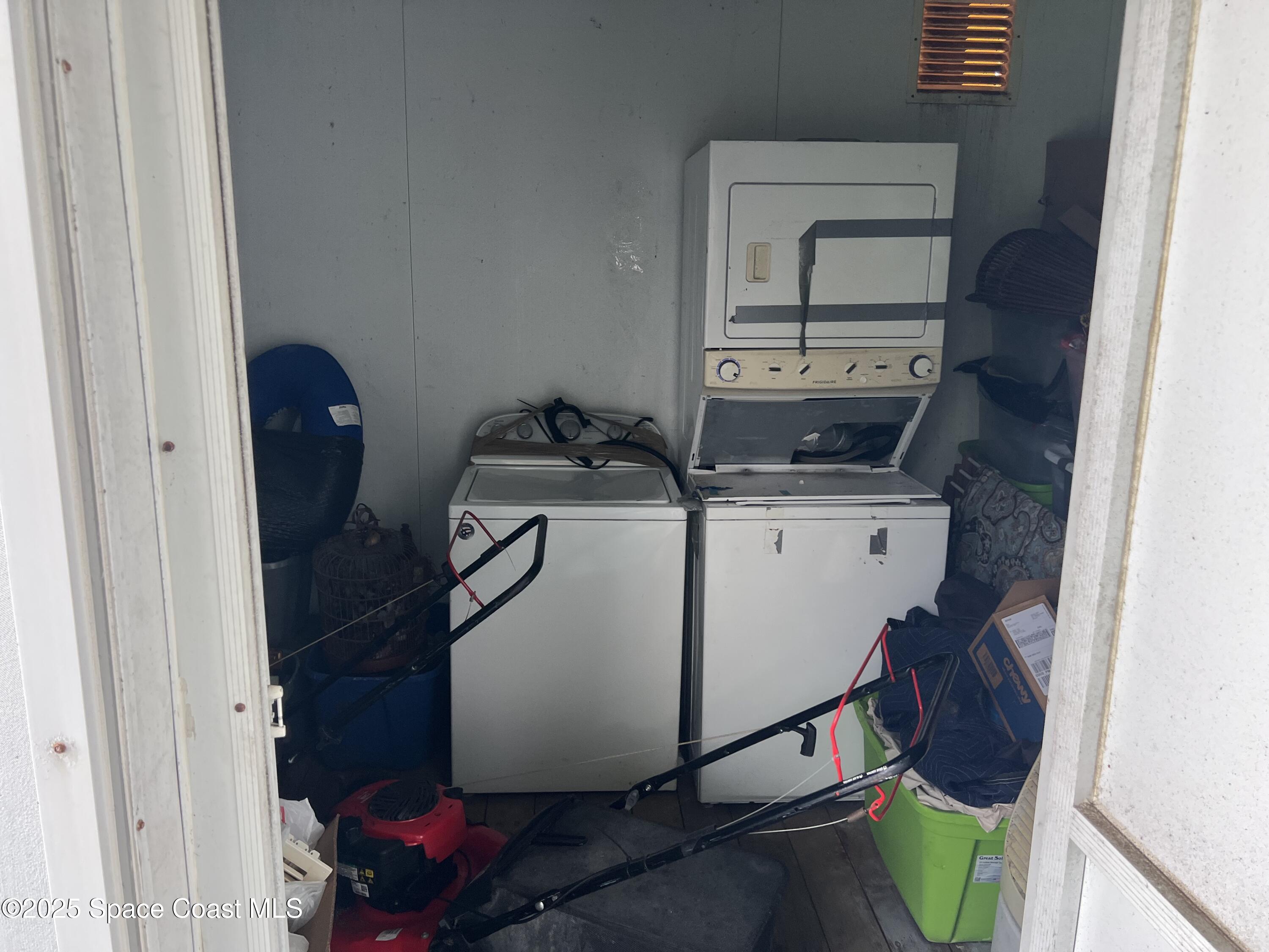 1724 Mango Street Northeast Palm Bay, FL 32905 - Photo 16 of 19 IMG_9847