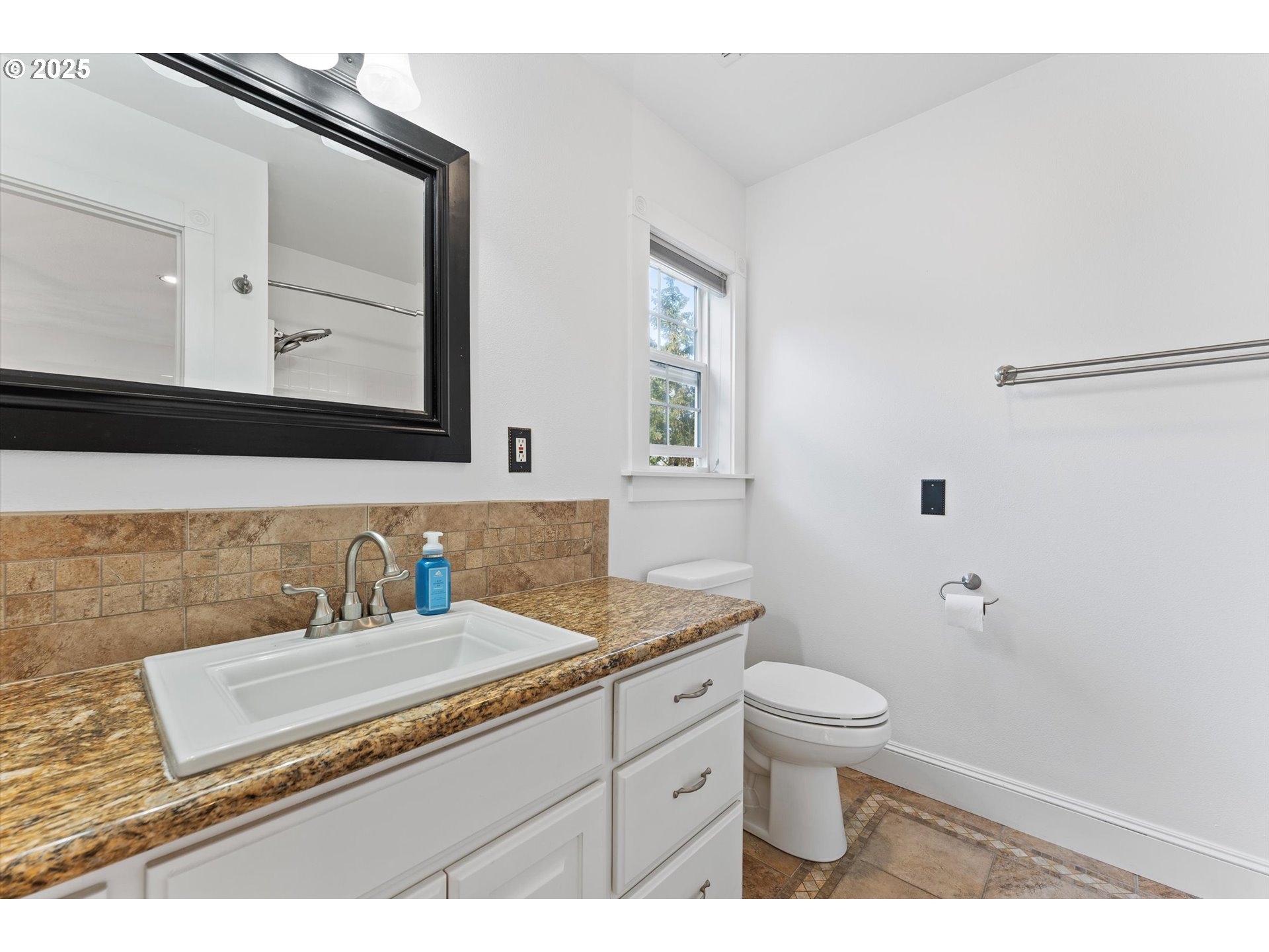 19005 Southwest Bany Road Beaverton, OR 97007 - Photo 32 of 48 Bathroom