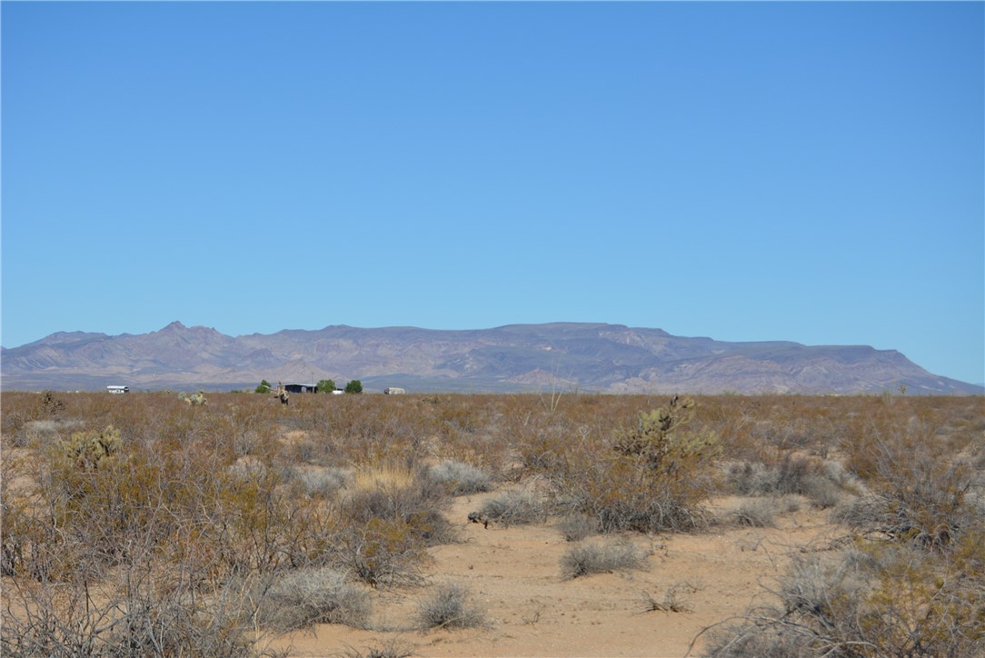 207-35-005 South Arlington Road Yucca, AZ 86438 - Photo 5 of 92