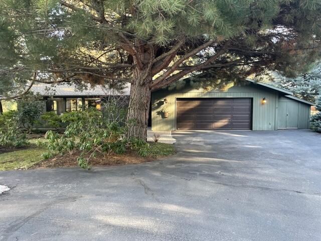20486 Whistle Punk Road Bend, OR 97702 - Photo 2 of 33 2