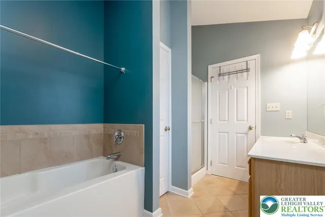 $2,400 | 537 Kemmerer Lane, Allentown, PA 18104