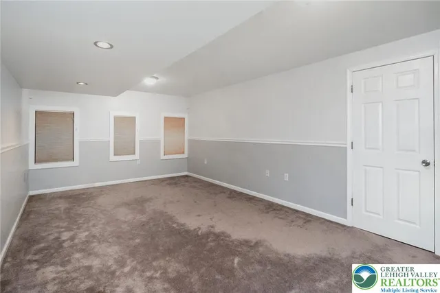 $2,400 | 537 Kemmerer Lane, Allentown, PA 18104