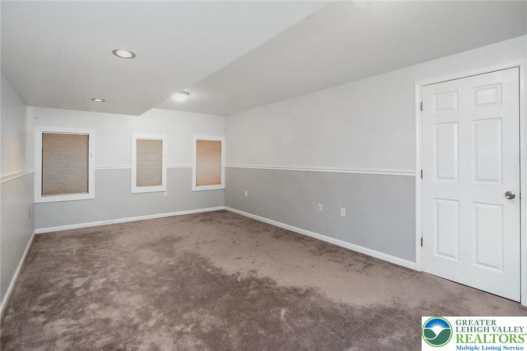 537 Kemmerer Lane Allentown, PA 18104 - Photo 35 of 39