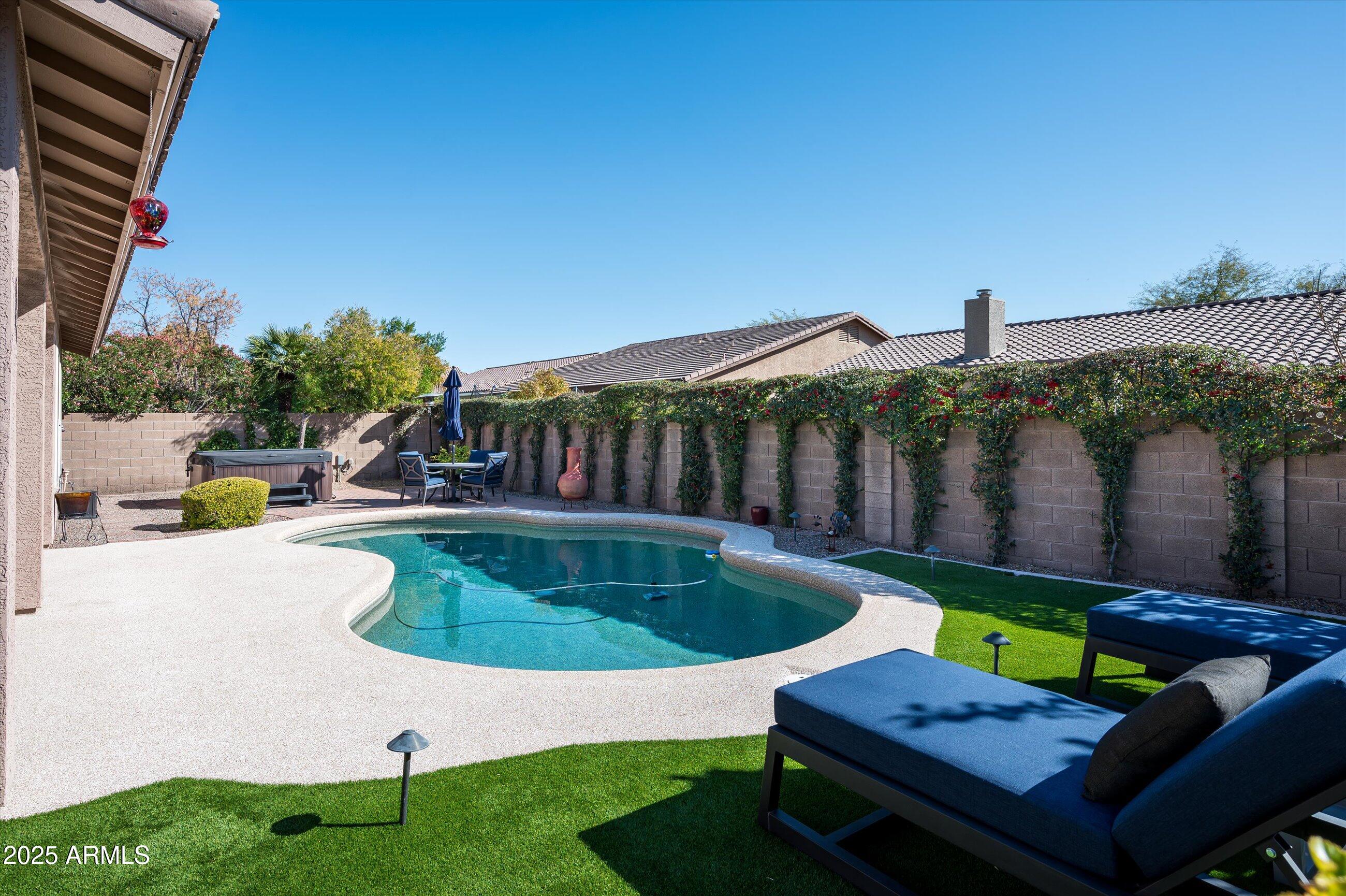 4403 East Briles Road Phoenix, AZ 85050 - Photo 11 of 14 26-4403EBrilesRd-26