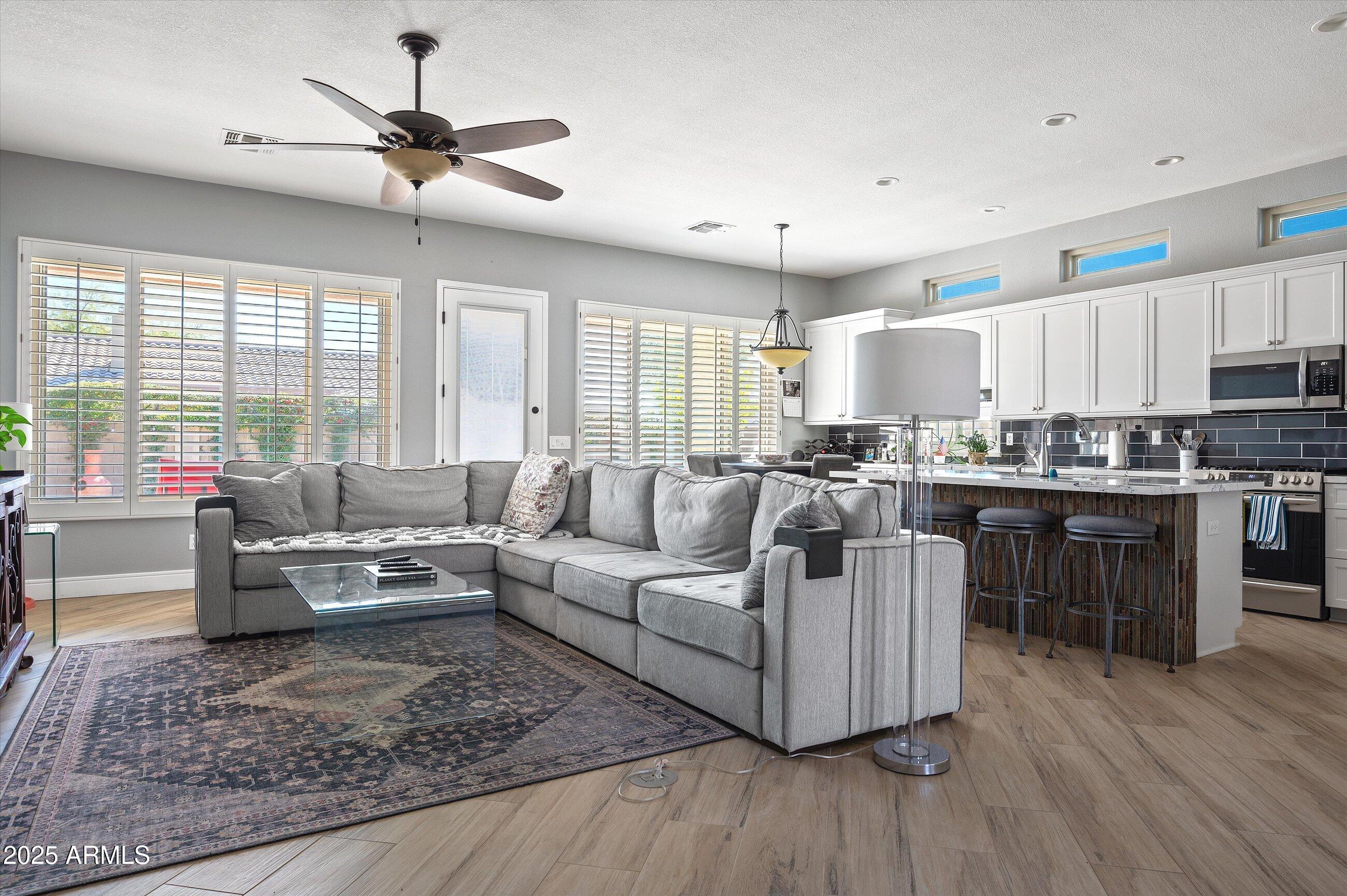 4403 East Briles Road Phoenix, AZ 85050 - Photo 3 of 14 08-4403EBrilesRd-8