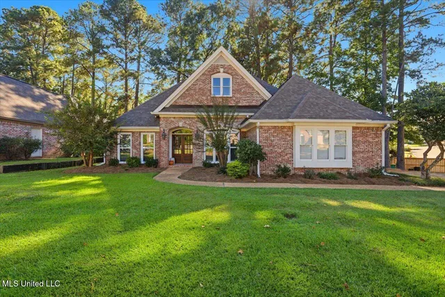 $343,999 | 613 Winteridge Place, Ridgeland, MS 39157