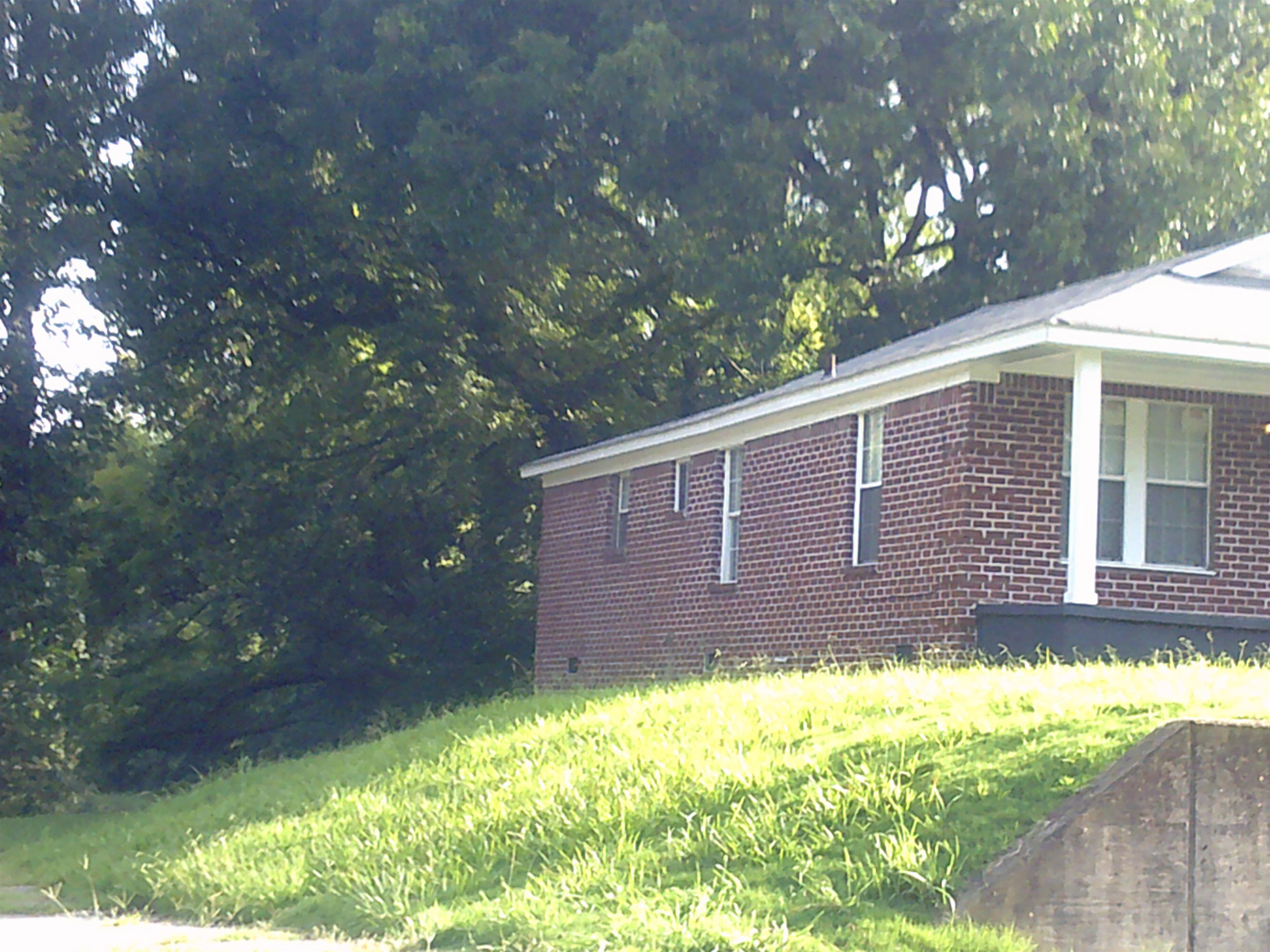783 Nonconnah Road Memphis, TN 38109 - Photo 2 of 11 a front view of house with yard