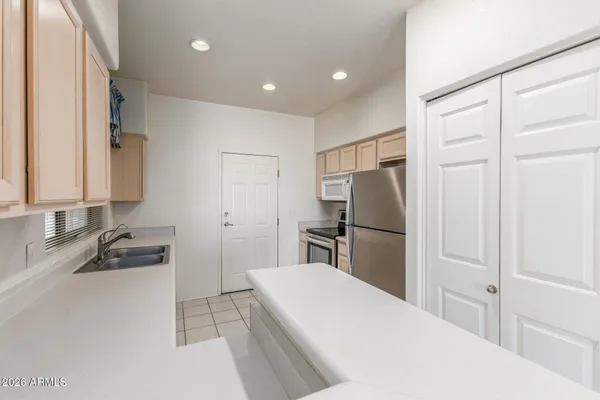 $349,995 | 1445 East Broadway Road, Unit 115, Tempe, AZ 85282