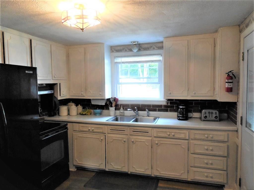 209 Tiffany Street Springfield, MA 01108 - Photo 13 of 34 Gallery Image 13