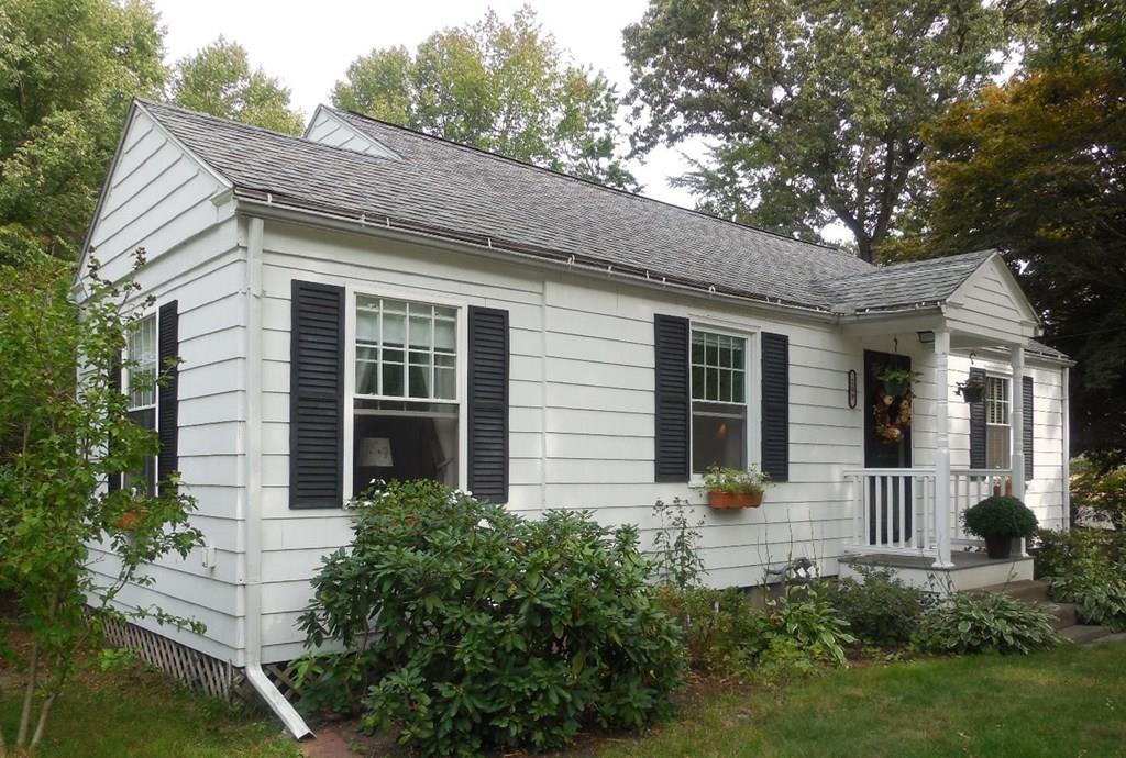 209 Tiffany Street Springfield, MA 01108 - Photo 2 of 34 Gallery Image 2