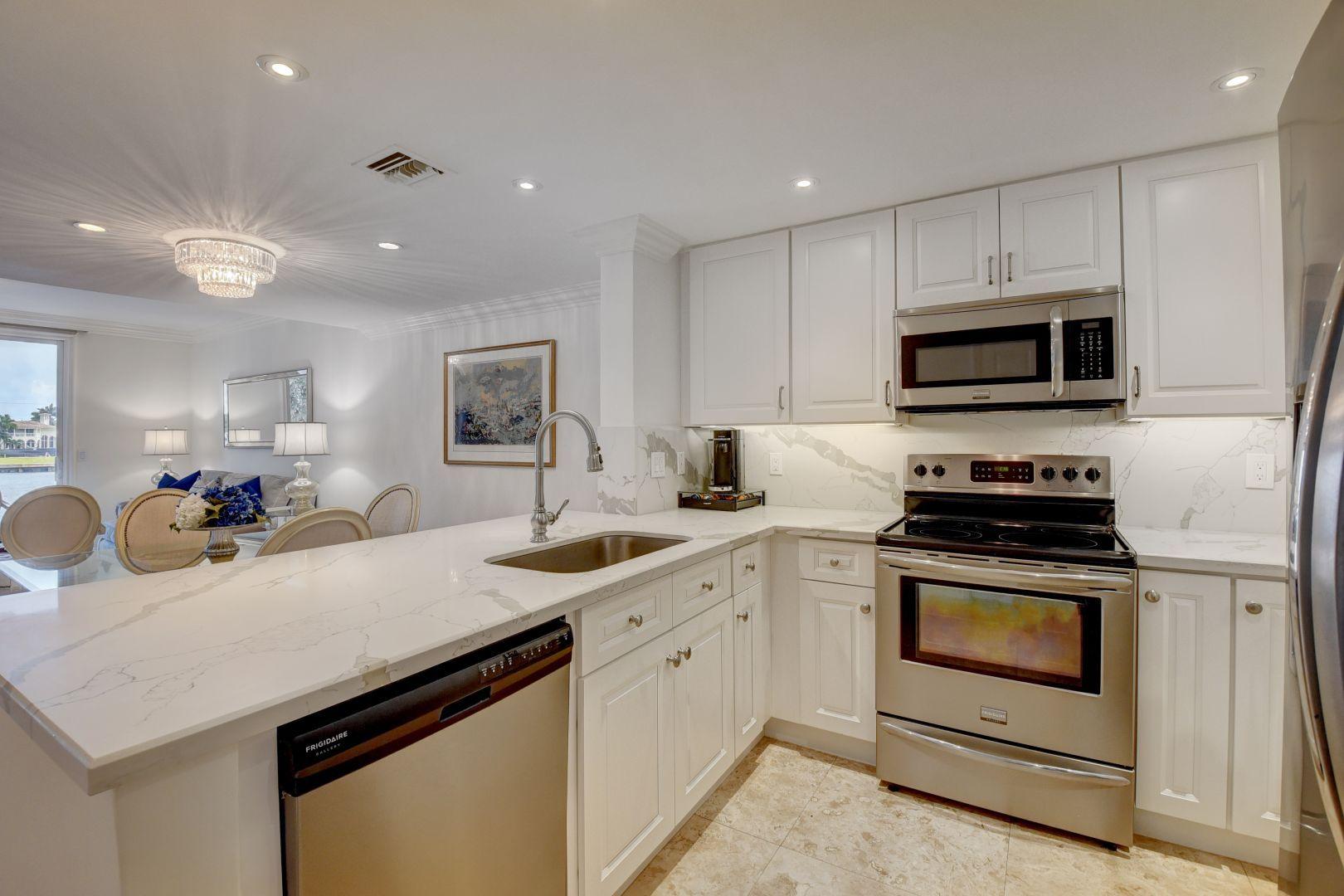 898 Jeffery Street Boca Raton, FL 33487 - Photo 12 of 49 Kitchen
