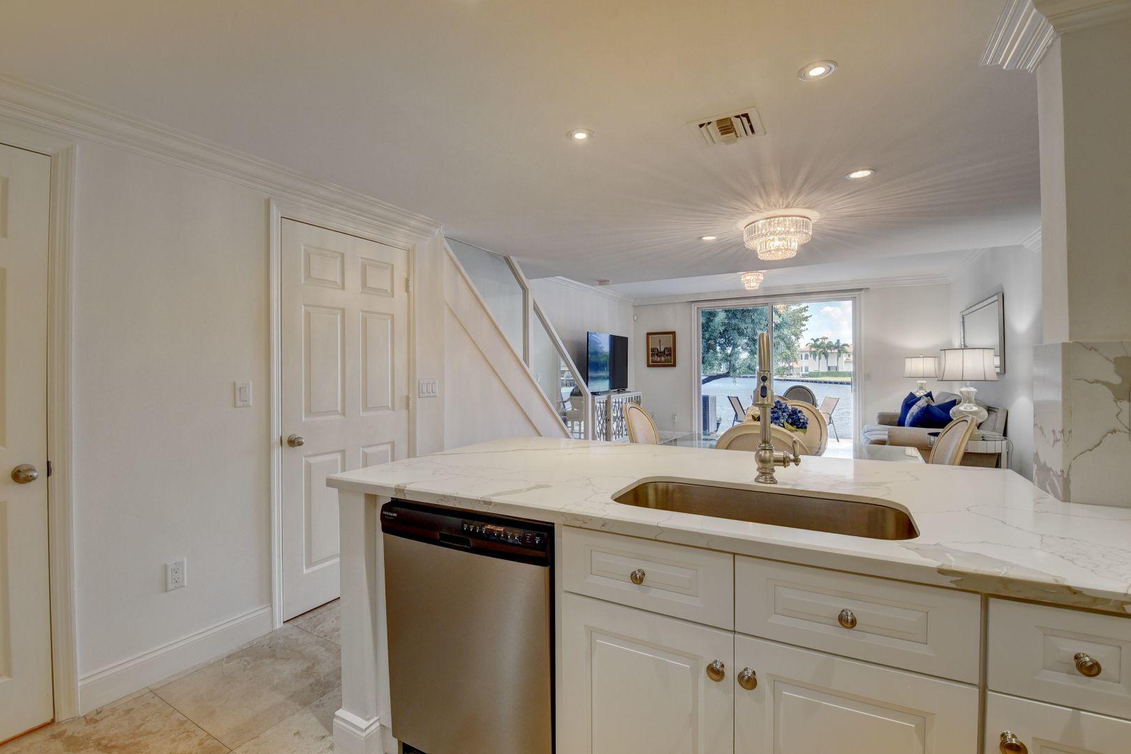 898 Jeffery Street Boca Raton, FL 33487 - Photo 14 of 49 Kitchen