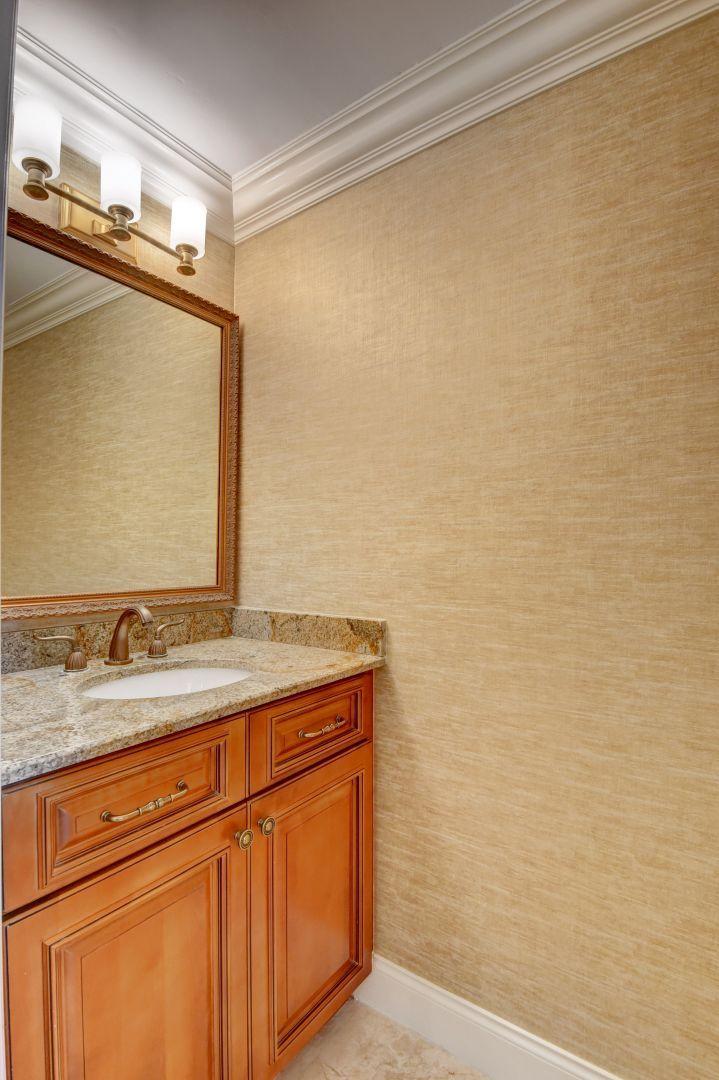 898 Jeffery Street Boca Raton, FL 33487 - Photo 15 of 49 Guest Bath