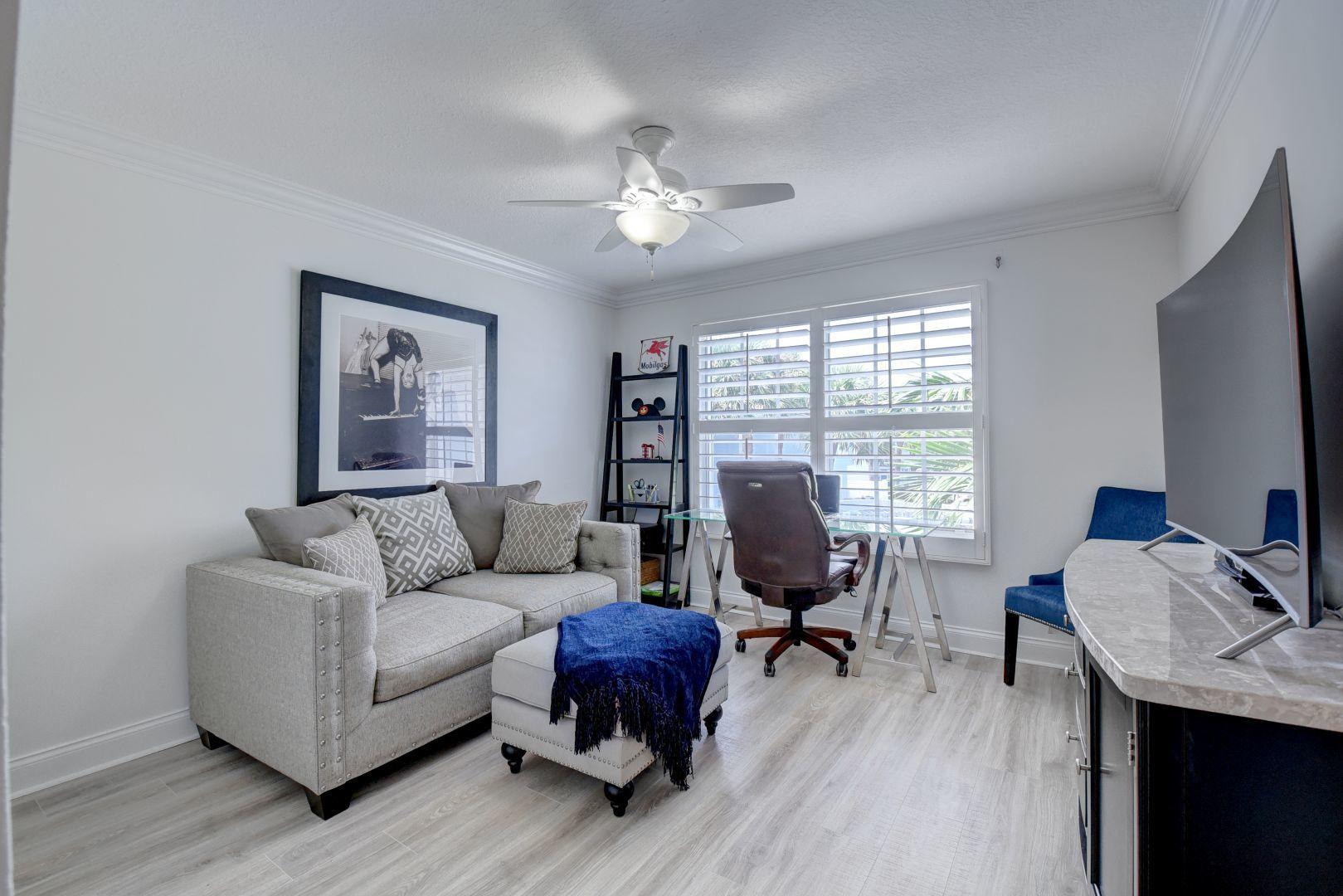 898 Jeffery Street Boca Raton, FL 33487 - Photo 25 of 49 Bedroom 3