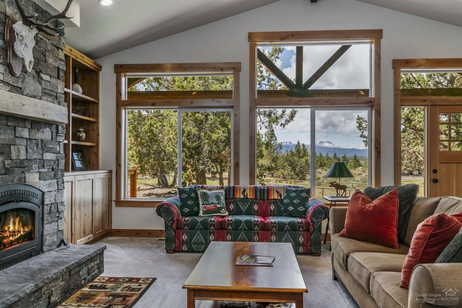 64705 Simon Road Bend, OR 97703 - Photo 7 of 25 Gallery Image 7