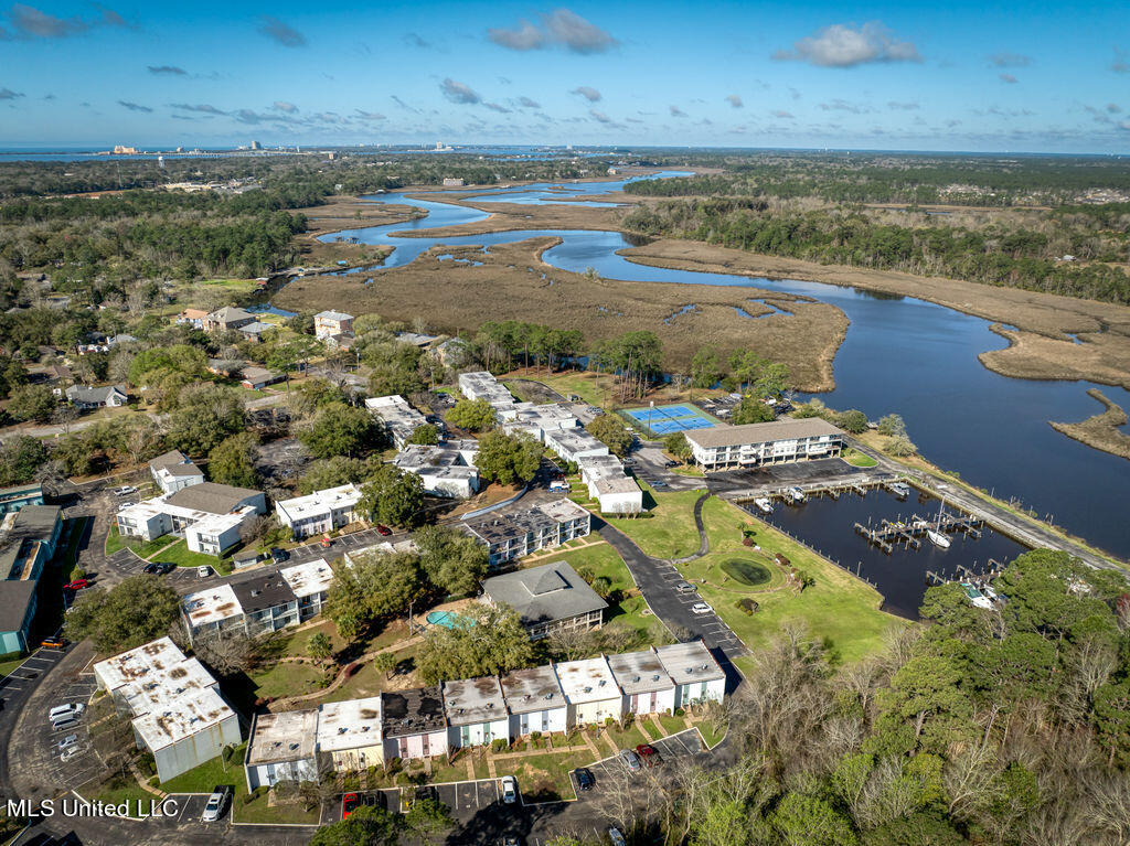 3230 Cumberland Road, Unit 6 Ocean Springs, MS 39564 - Photo 26 of 27 FORT BAYOU LOOKING WEST