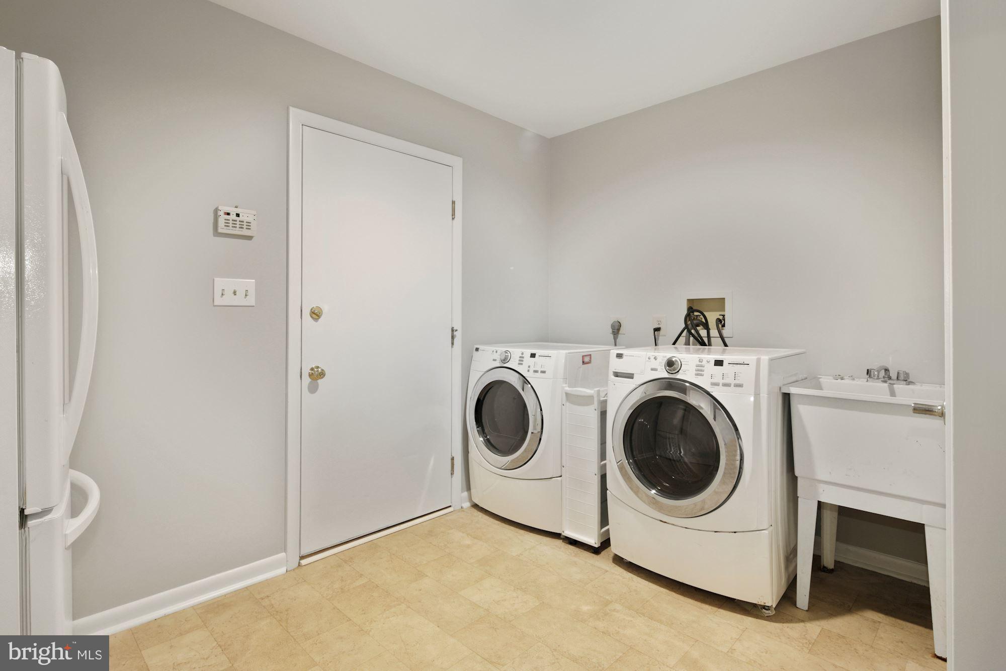 12320 Timber Grove Road Reisterstown, MD 21136 - Photo 16 of 34 Main level Laundry/Mud Room!