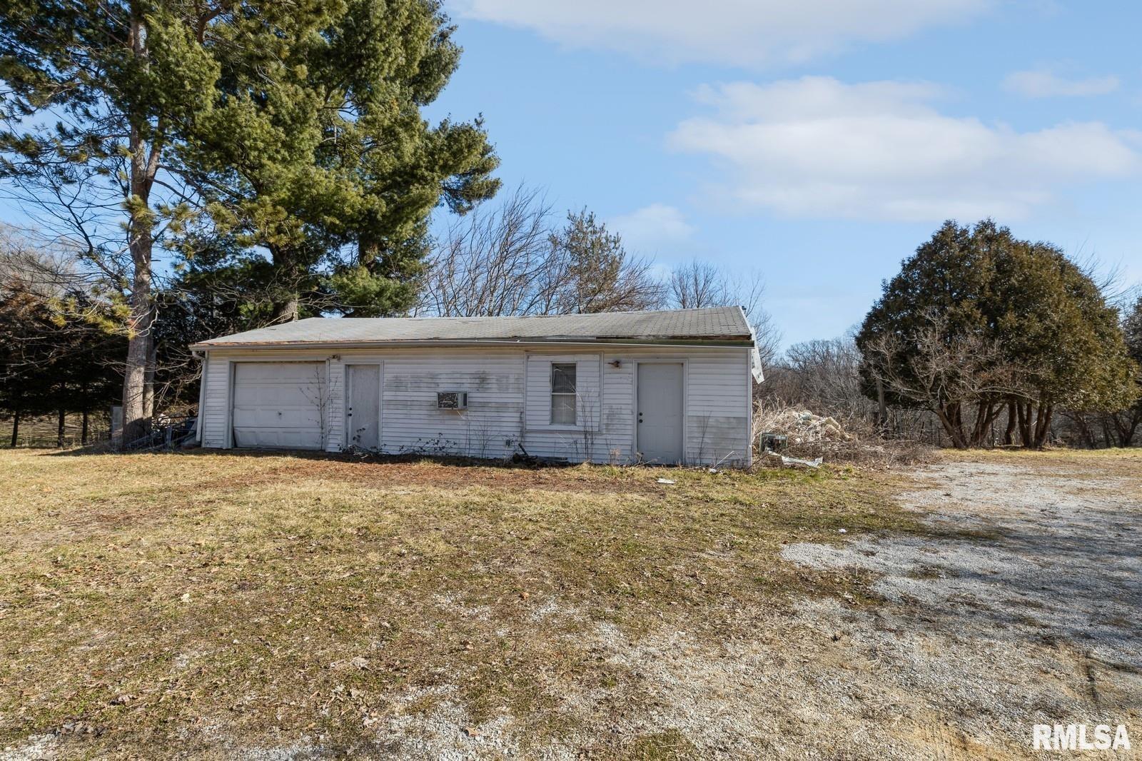 138 Highway 150 Alpha, IL 61413 - Photo 9 of 29